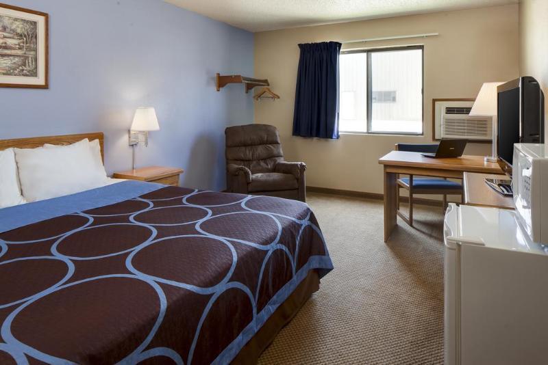 Super 8 By Wyndham Manhattan Ks Exterior foto